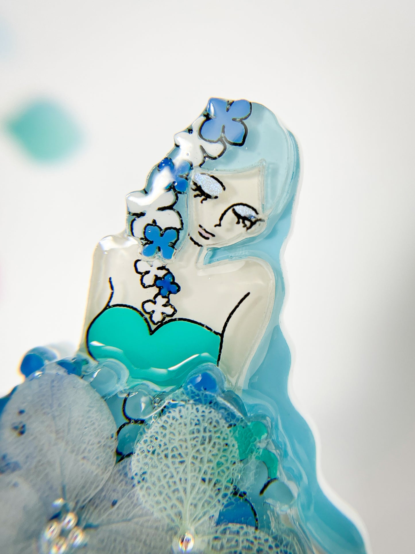 Hydrangea Ballerina Brooch (Blue)