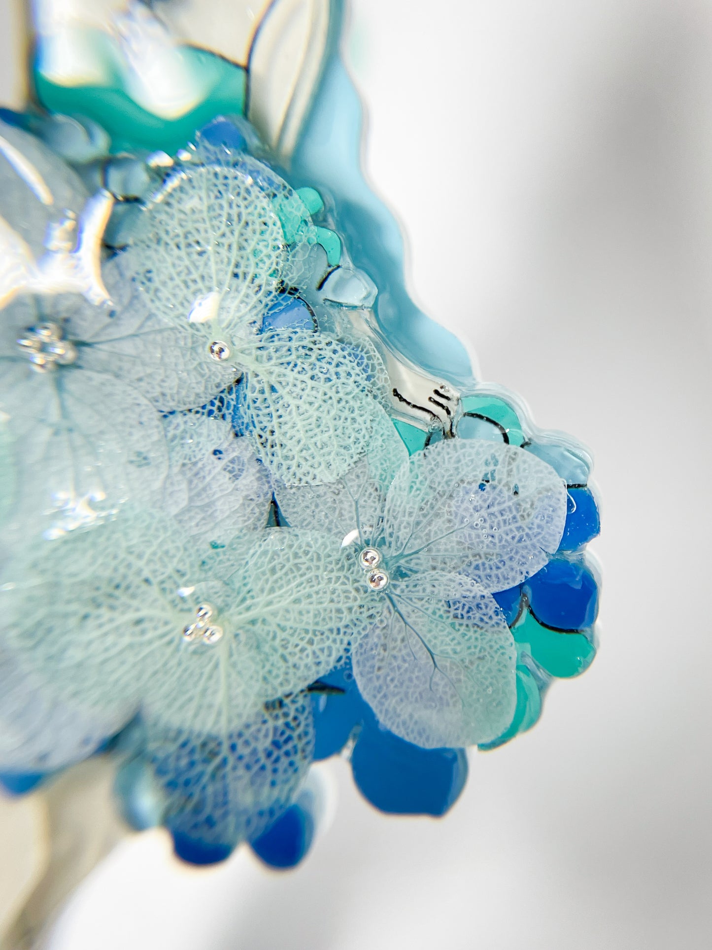 Hydrangea Ballerina Brooch (Blue)