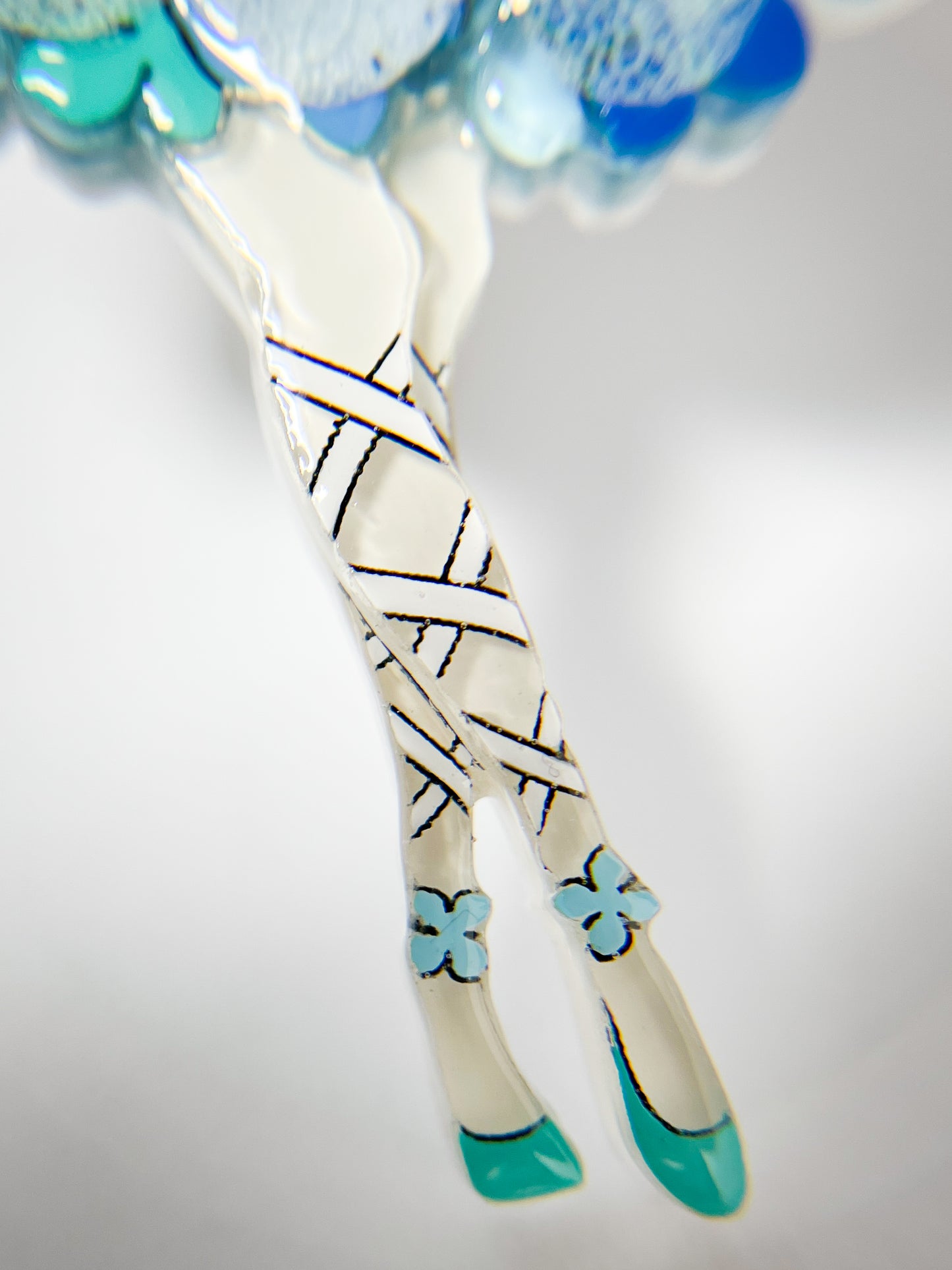 Hydrangea Ballerina Brooch (Blue)