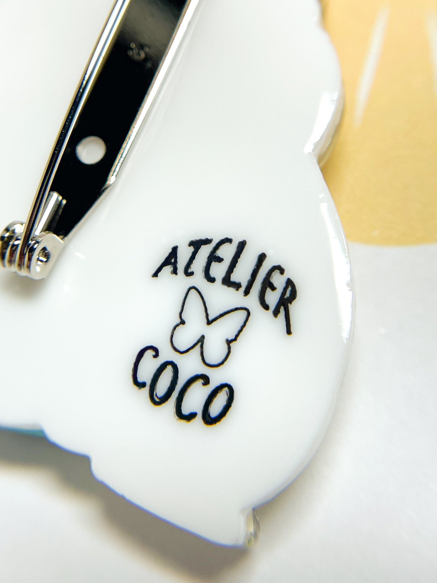 Egg Animal Brooch ~ White Rabbit ~