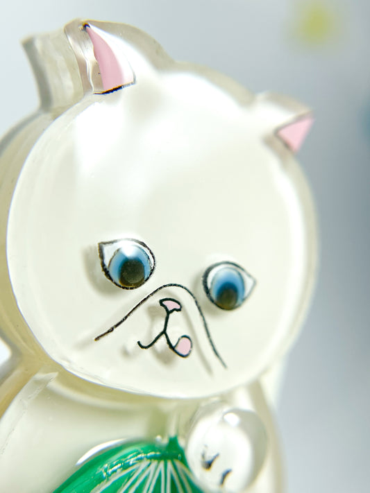 Egg Animal Brooch ~ White Cat ~