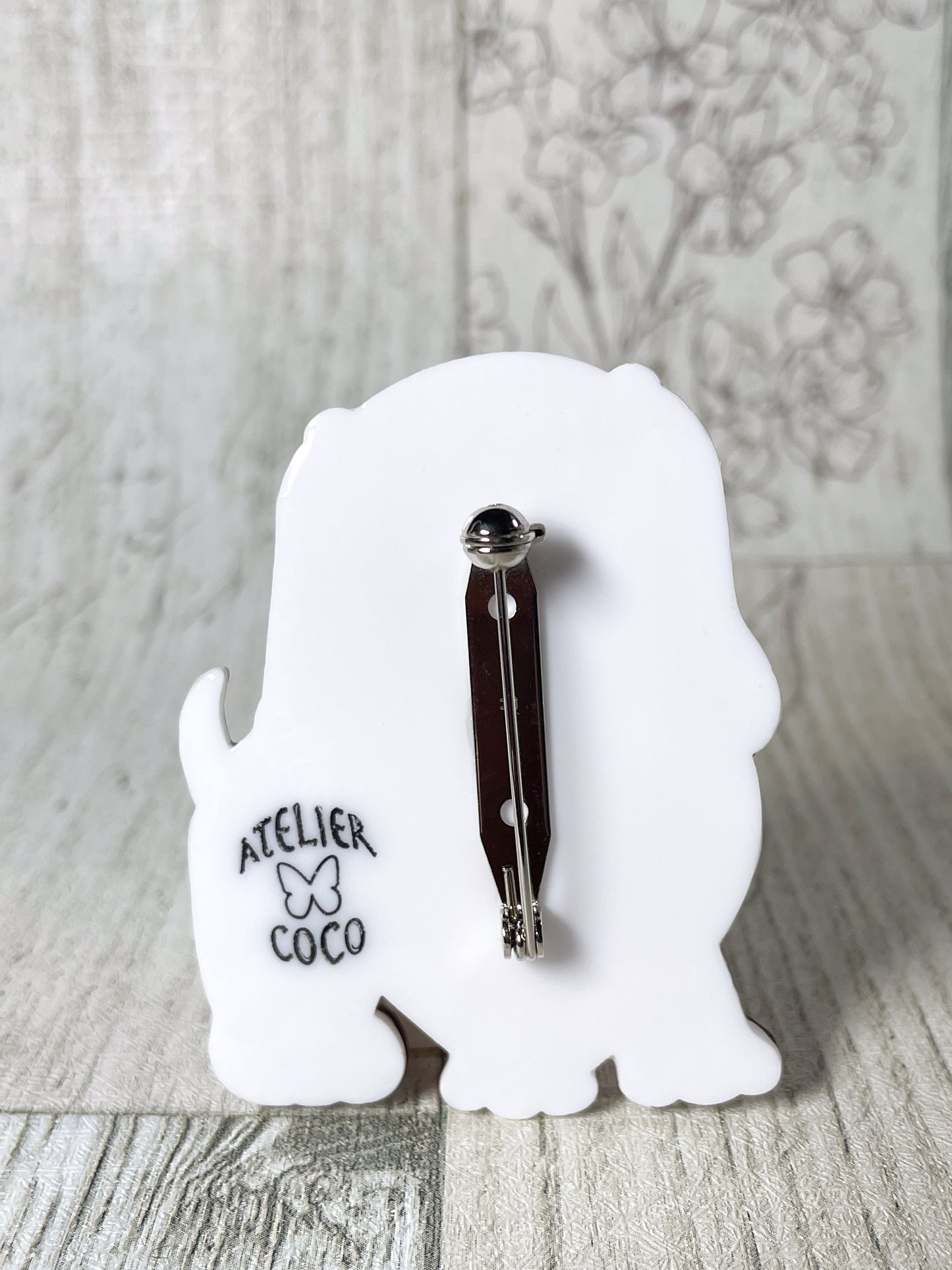Stuffed Dog in Love Brooch (Checkered heart with Green ribbon)