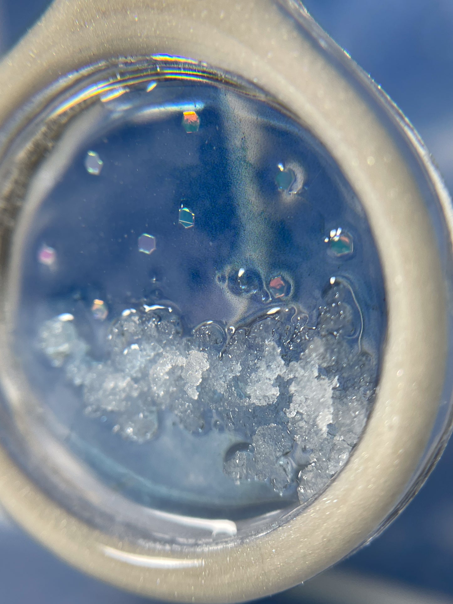 雪の電球ドロップピアス