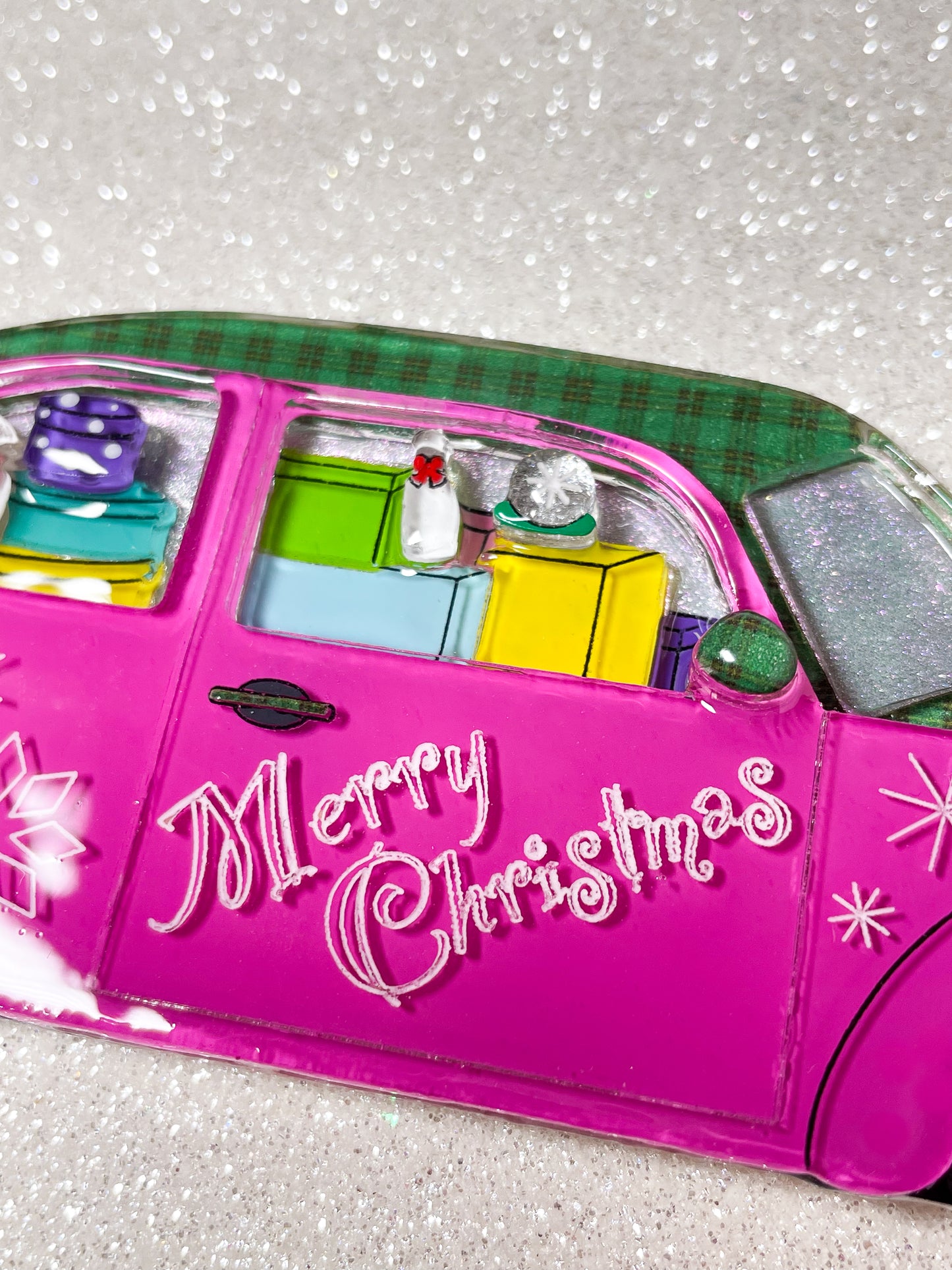 Merry Christmas ~The pink car brings happiness~