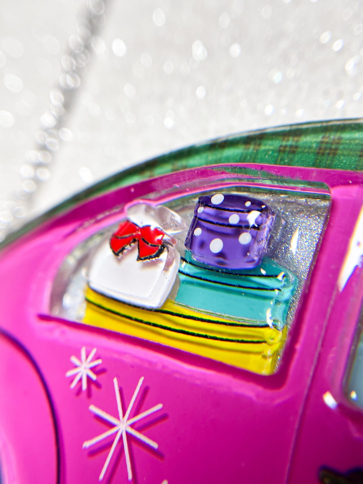 Merry Christmas ~The pink car brings happiness~