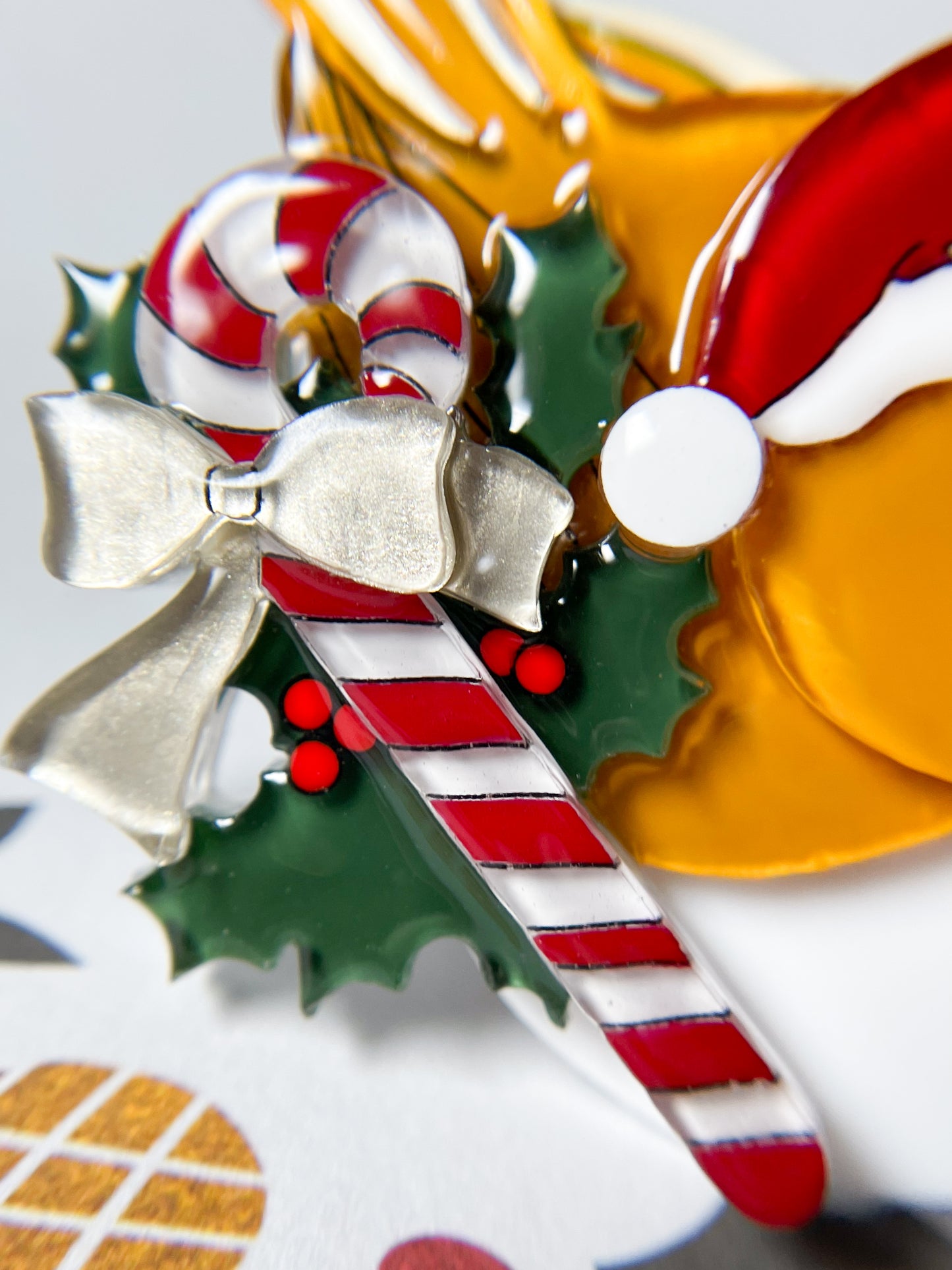 Christmas version of Japanese white-eye bird brooch (Mustard yellow)