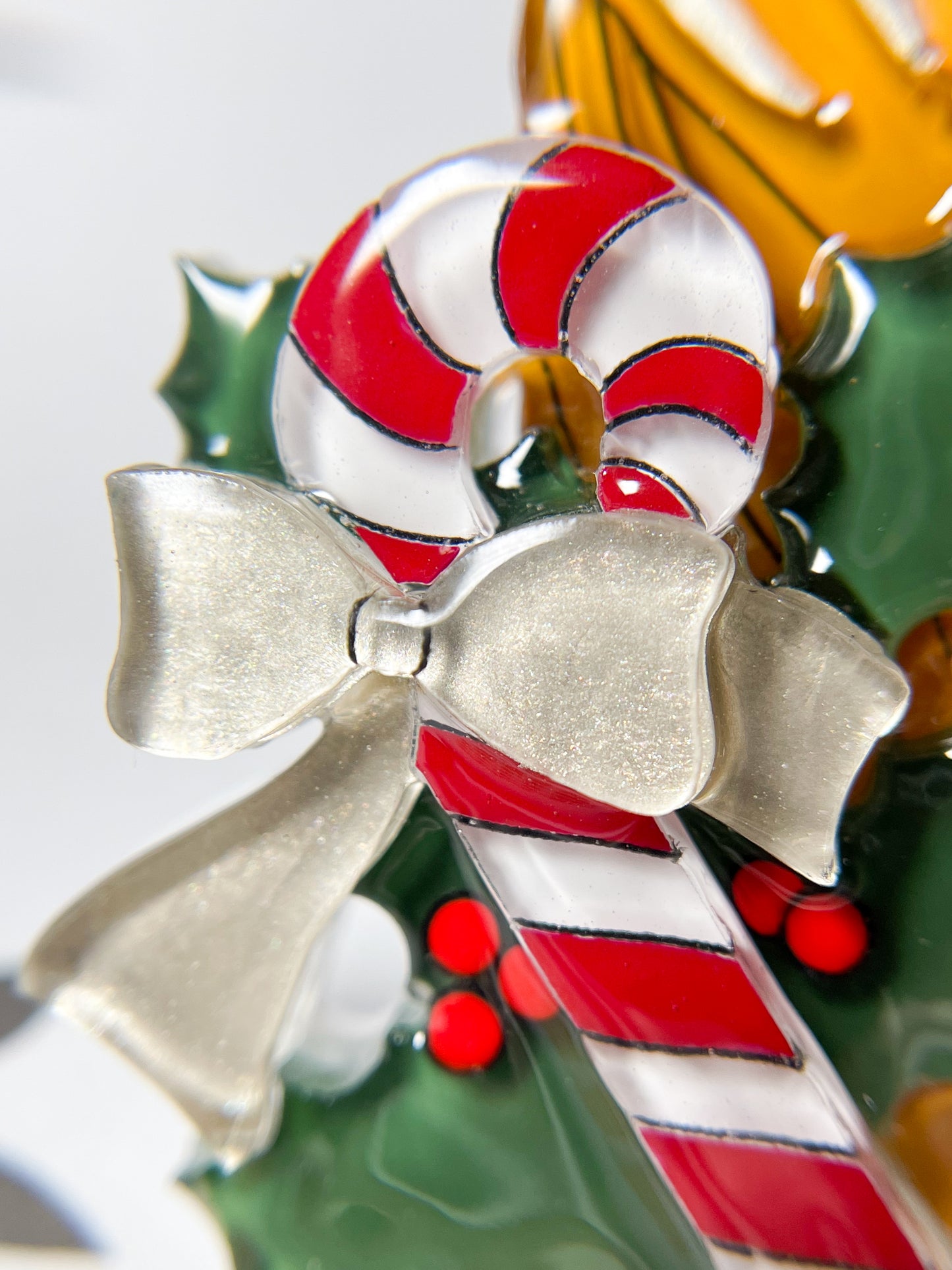 Christmas version of Japanese white-eye bird brooch (Mustard yellow)
