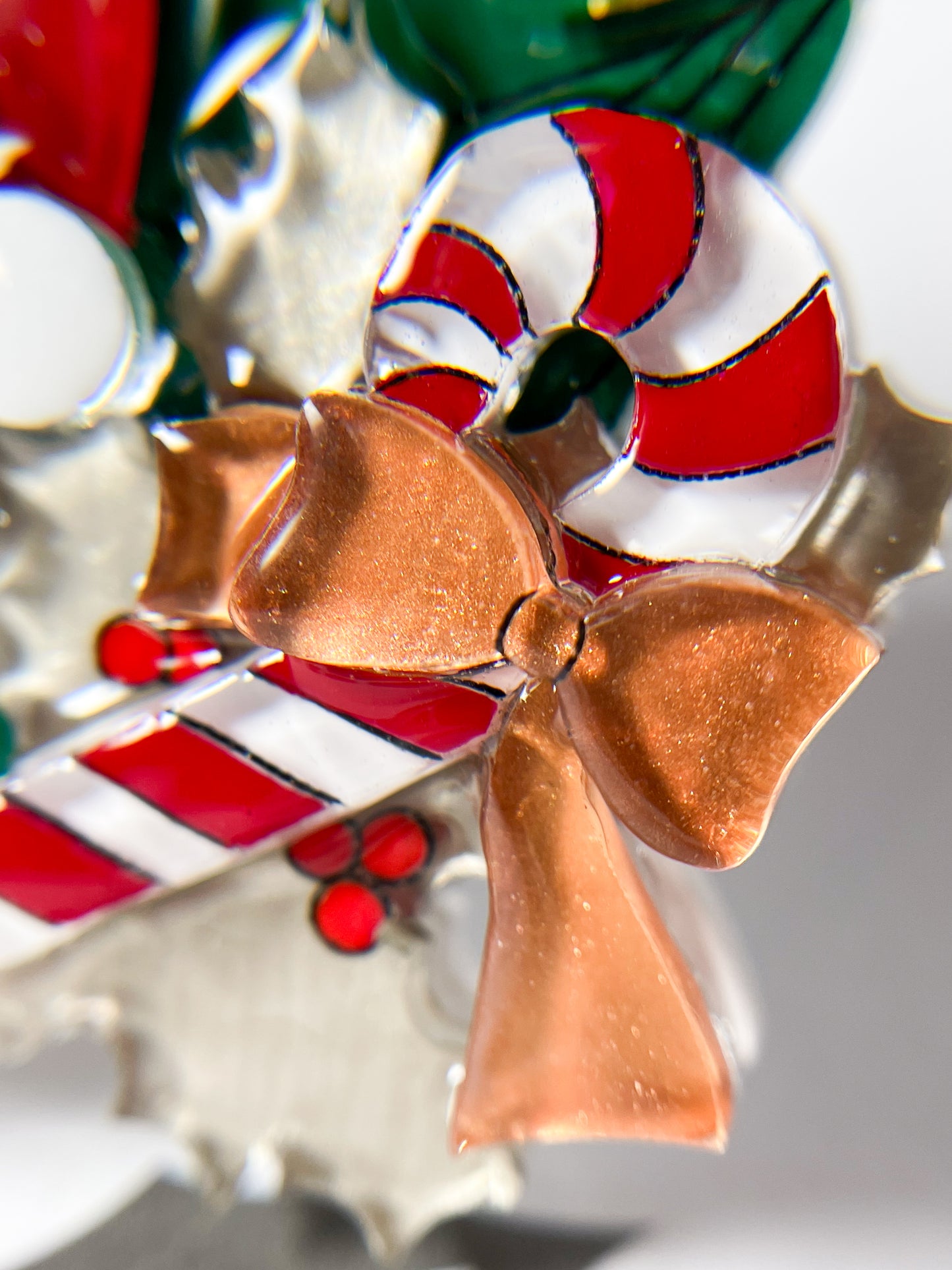 Christmas version of Japanese white-eye bird brooch (Green)