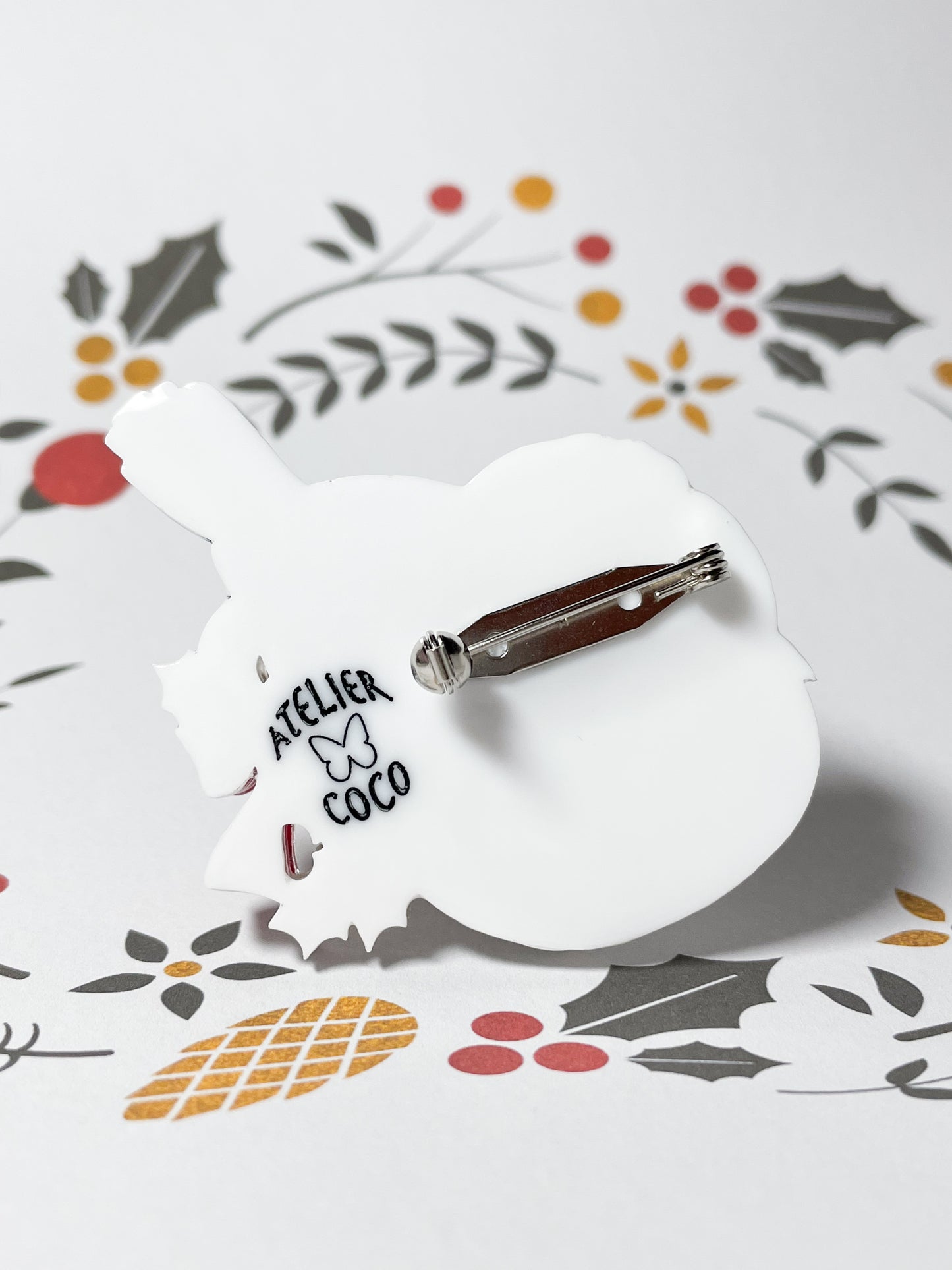 Christmas version of Japanese white-eye bird brooch (Navy blue)