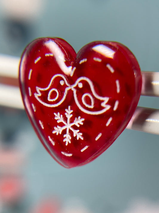 Kissing birds stud earrings (Dark red)