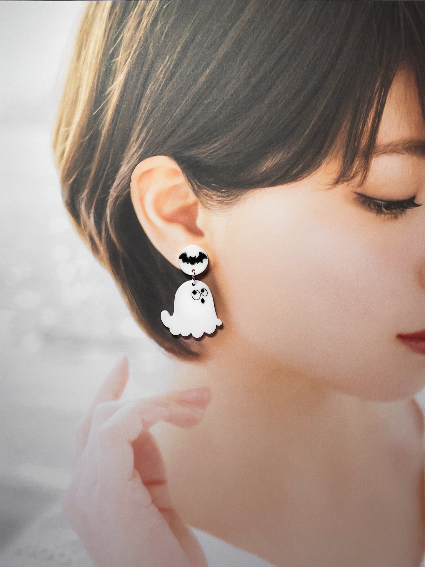 Boo! Ghost drop earrings (asymmetry)