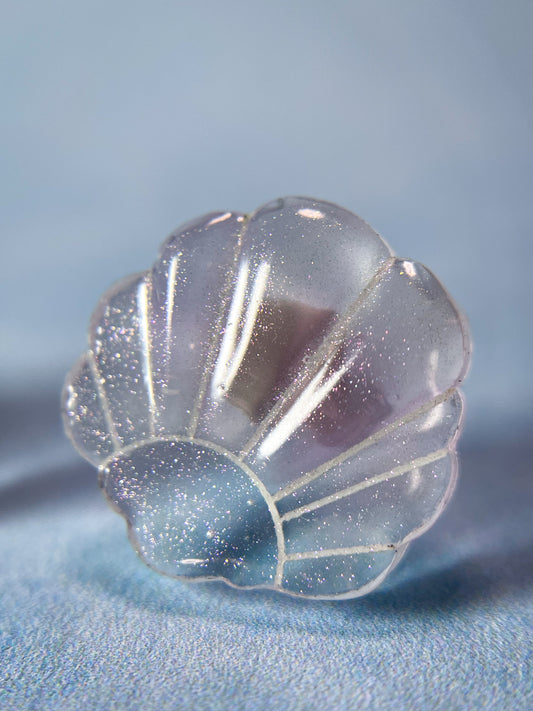 Clear seashell stud earrings (Pink)