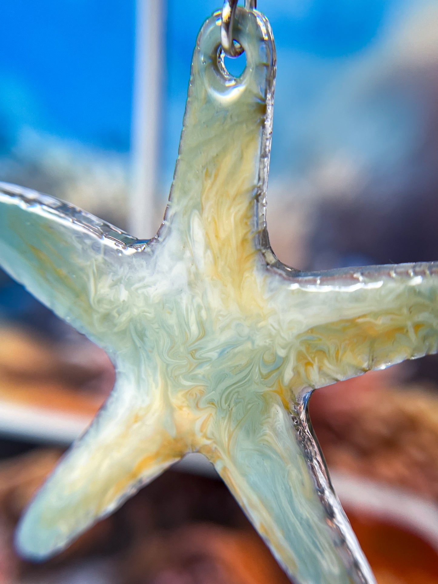 Geometric pattern starfish drop earrings (green)