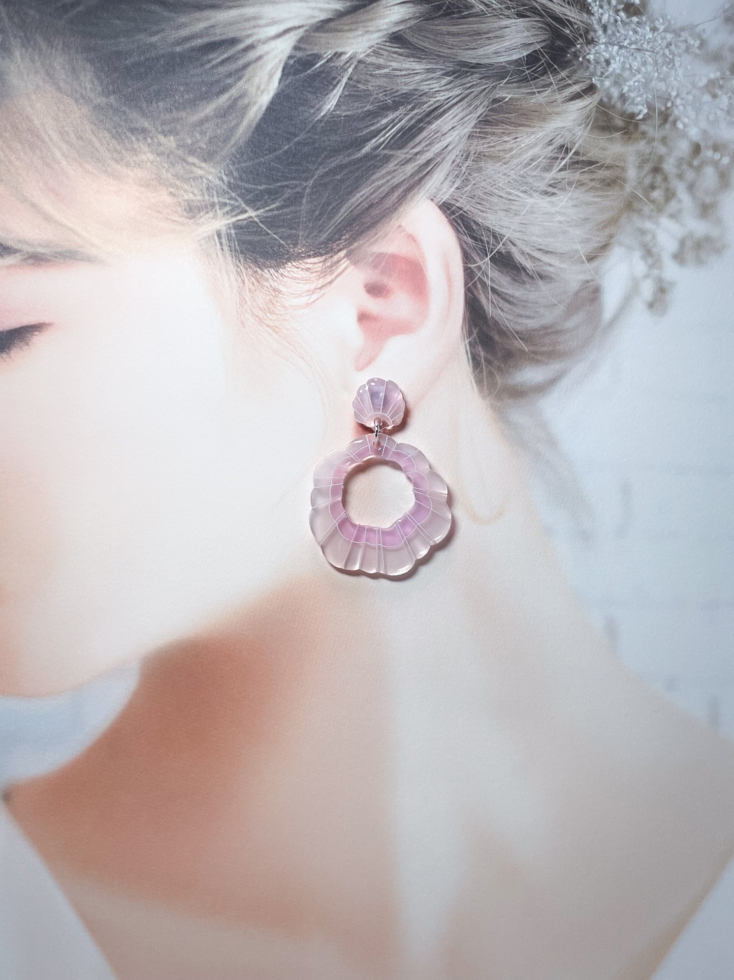 Clear seashell drop earrings (Pink)