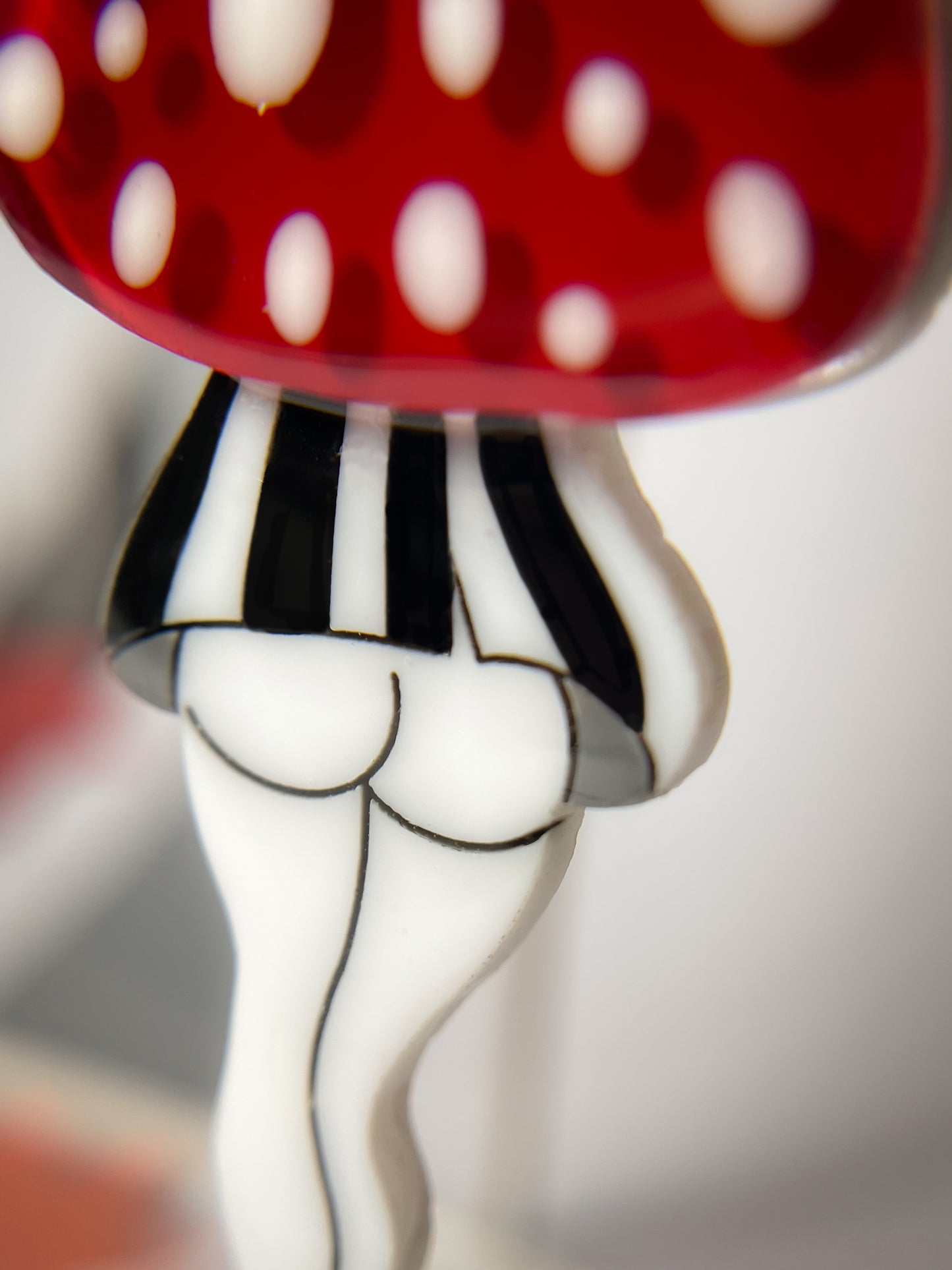Butt mushroom drop earrings