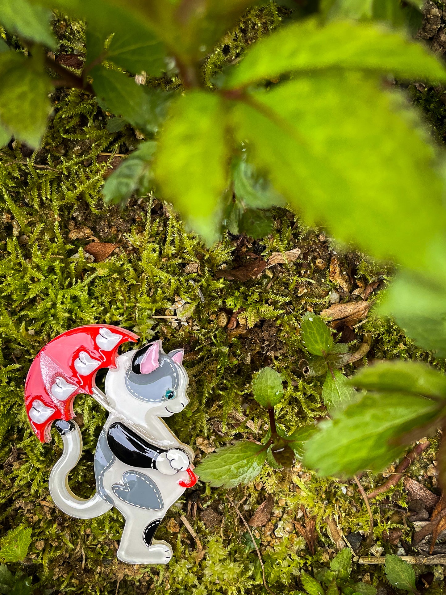 Stitch cat with red mouse umbrella