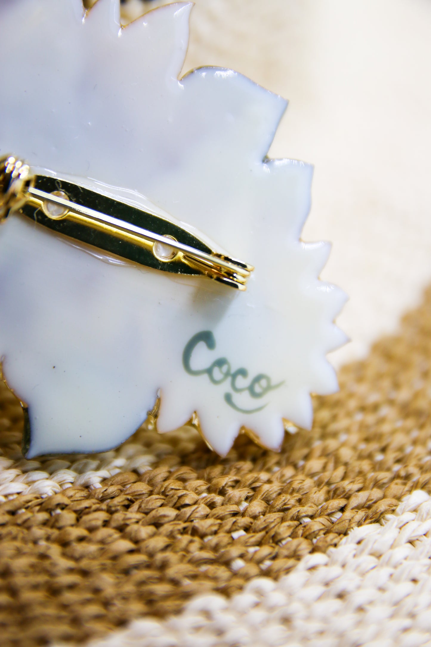Shine sunflower brooch