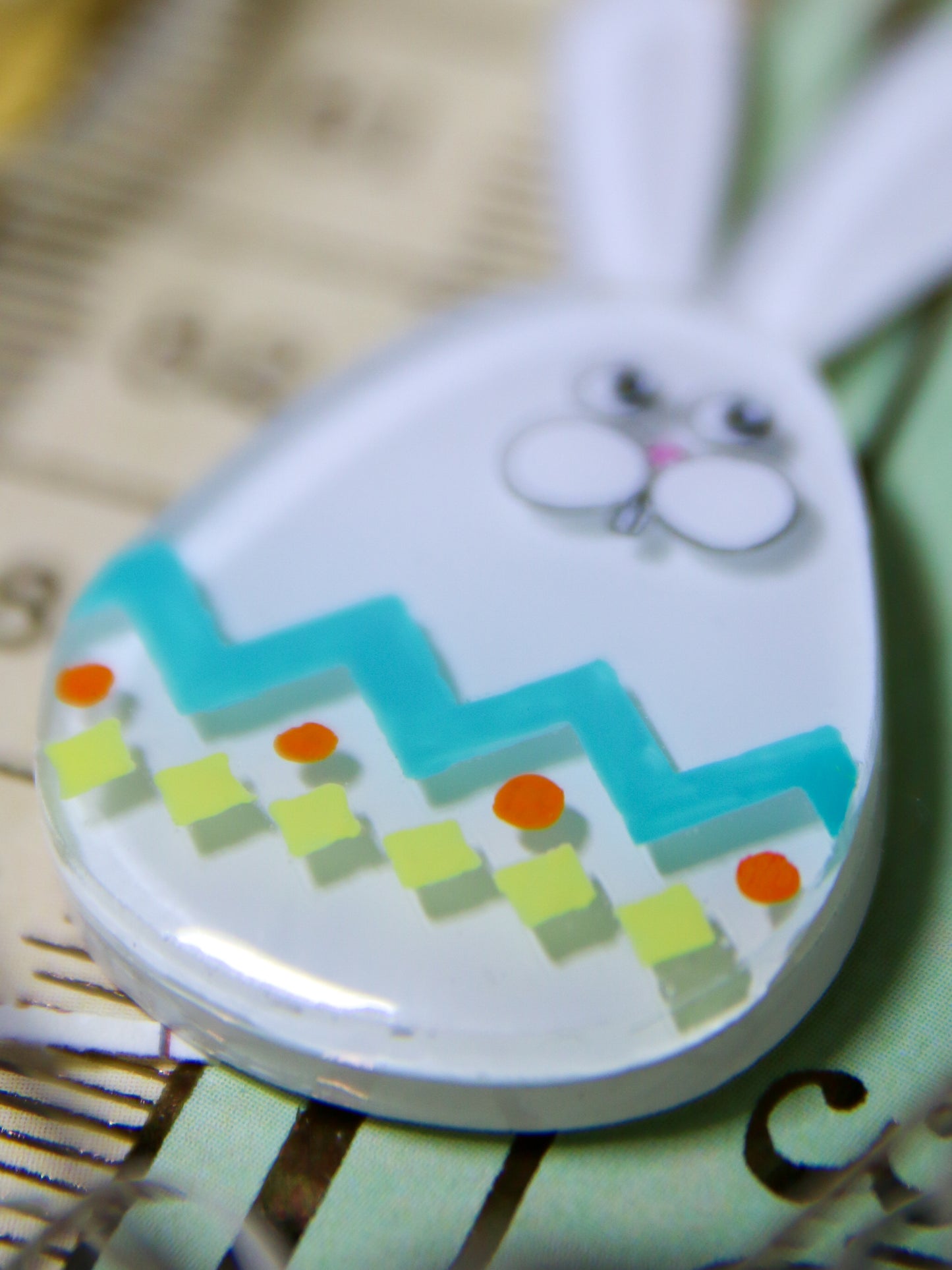 Happy easter egg bunny - Medium egg bunny(Green)