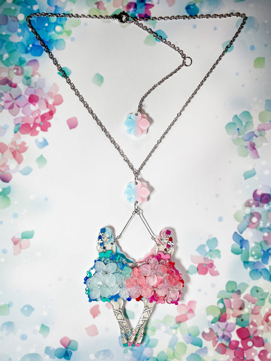 双子の紫陽花バレリーナネックレス
