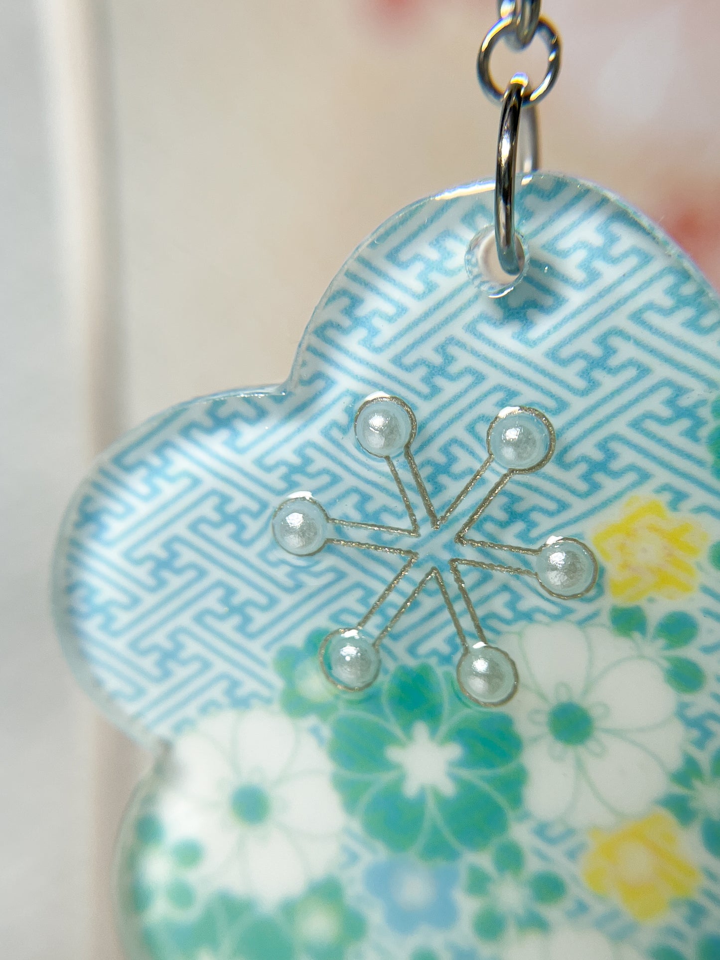 Plum Blossom Drop Earrings (Green)