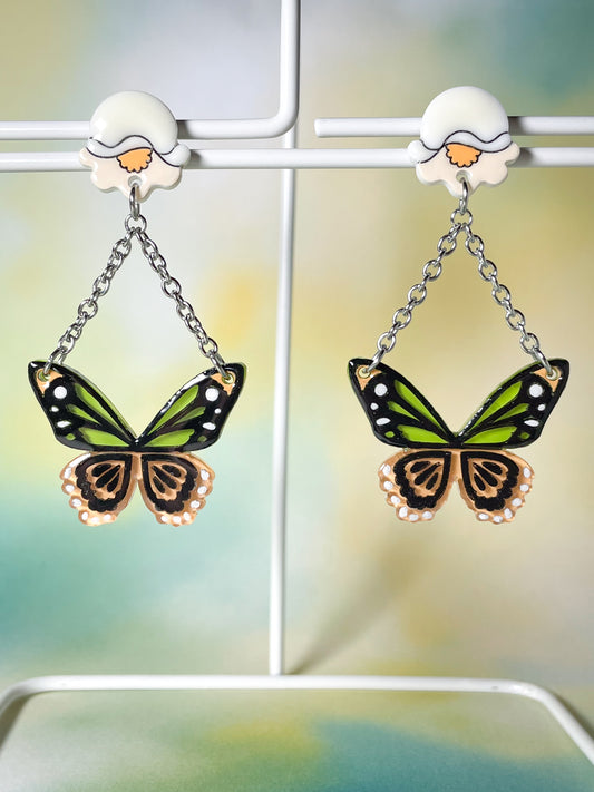 ステンドグラス風蝶々と鈴蘭のドロップピアス 