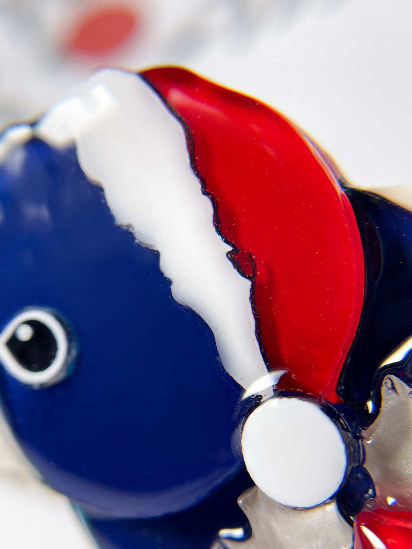Christmas version of Japanese white-eye bird brooch (Navy blue)