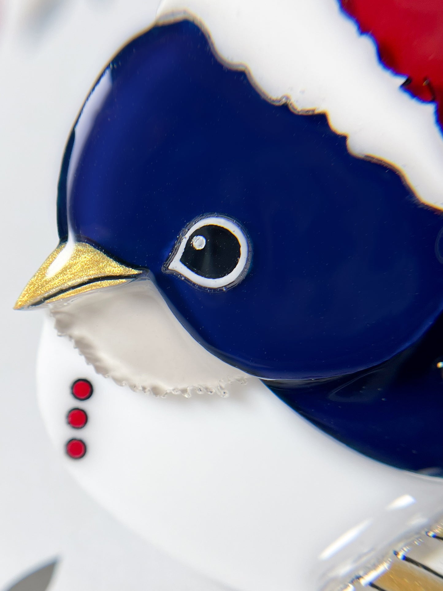 Christmas version of Japanese white-eye bird brooch (Navy blue)