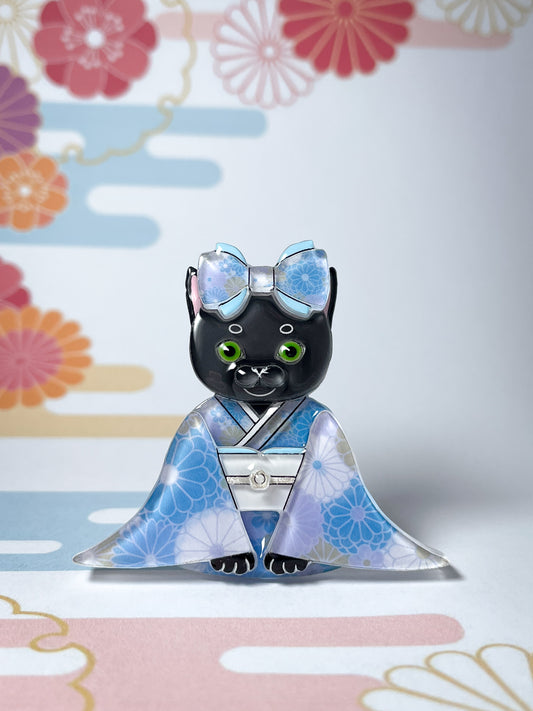 Kimono Cat Brooch (Blue Kimono)